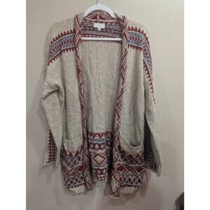 Soft waterfall style cardigan in beige w/red & blue Southwestern style print